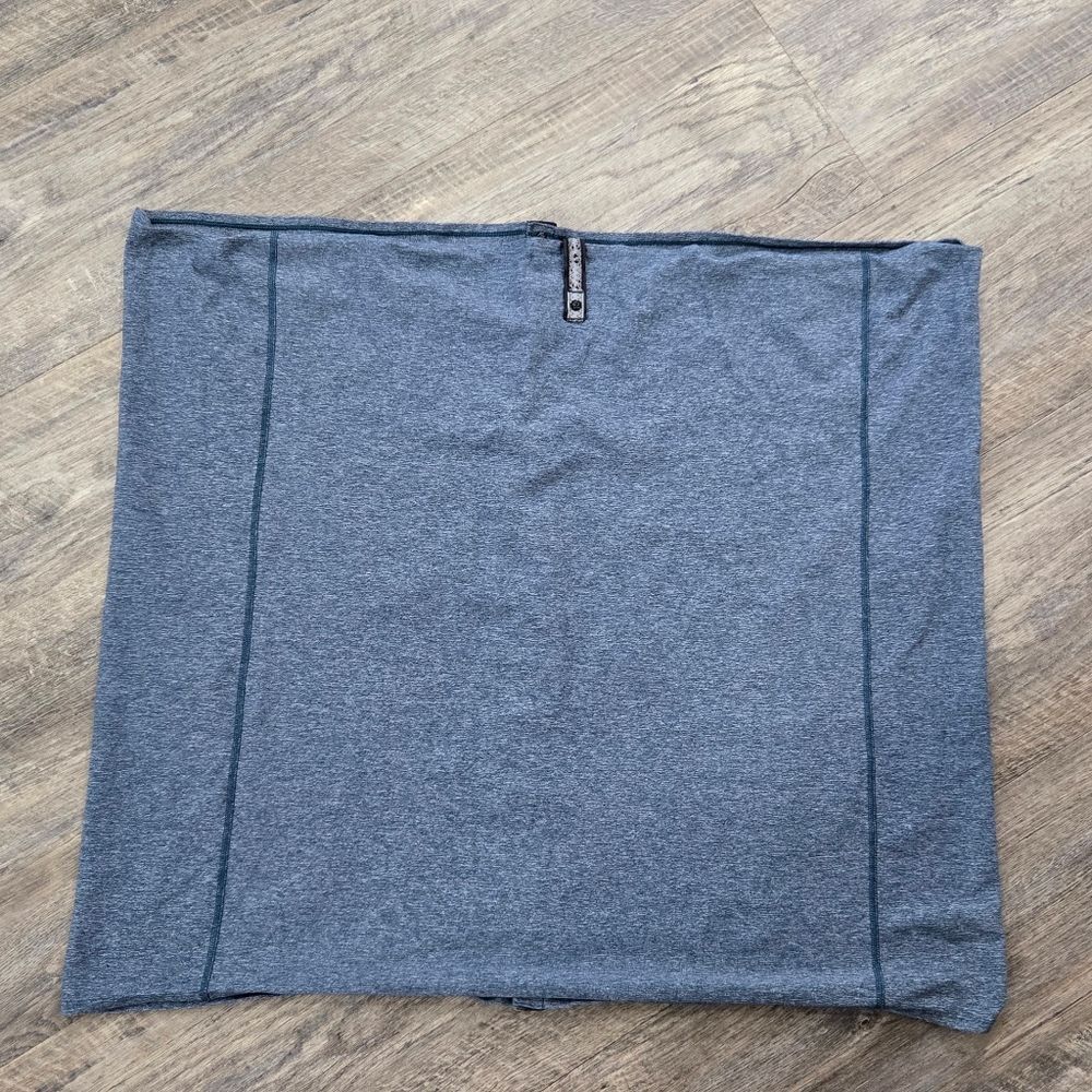 🐢 Lululemon Vinyasa Snap Infinity Scarf Like New